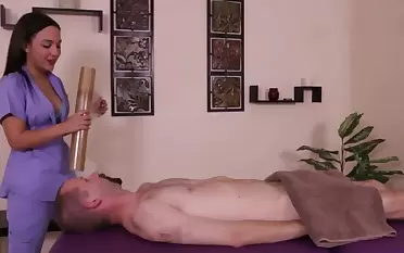 Dominating masseuse jerks withdraw man's cock and doesn't take into account him cum